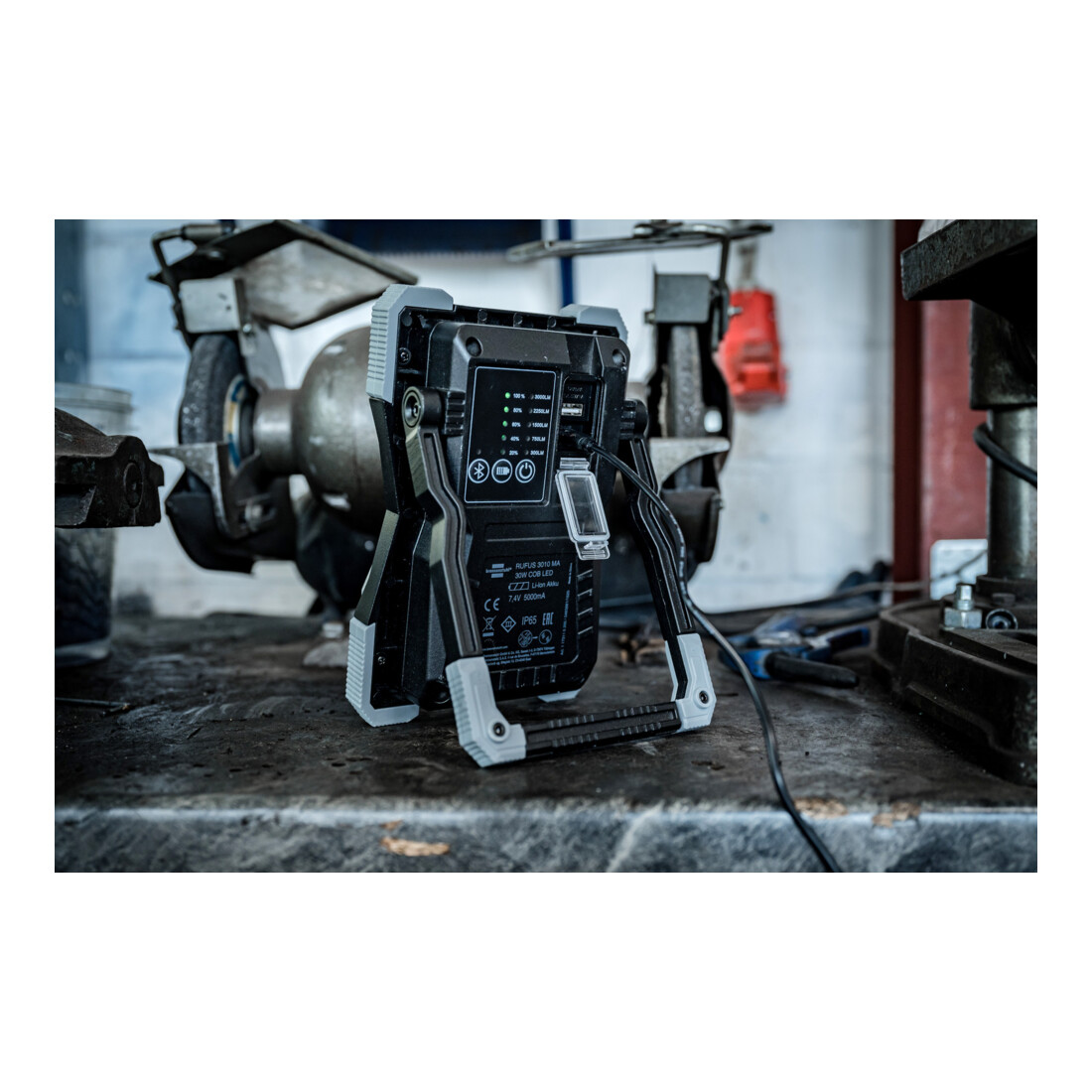 Oplaadbare LED-schrijnwerper RUFUS 3010 MA, 3000lm, IP65, met Bluetooth®-luidspreker