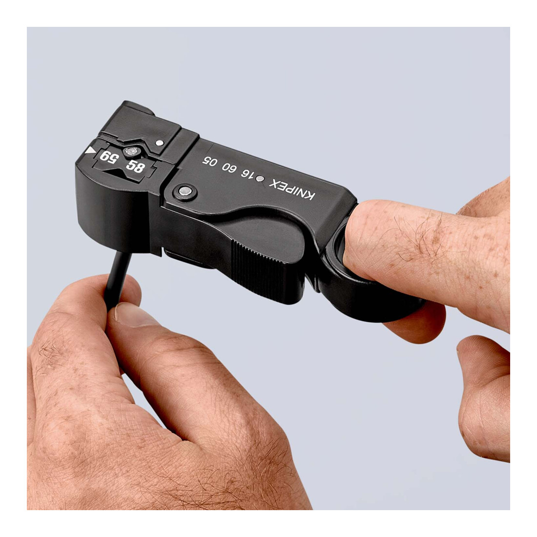 Outil à dénuder pour câbles coaxiaux Knipex