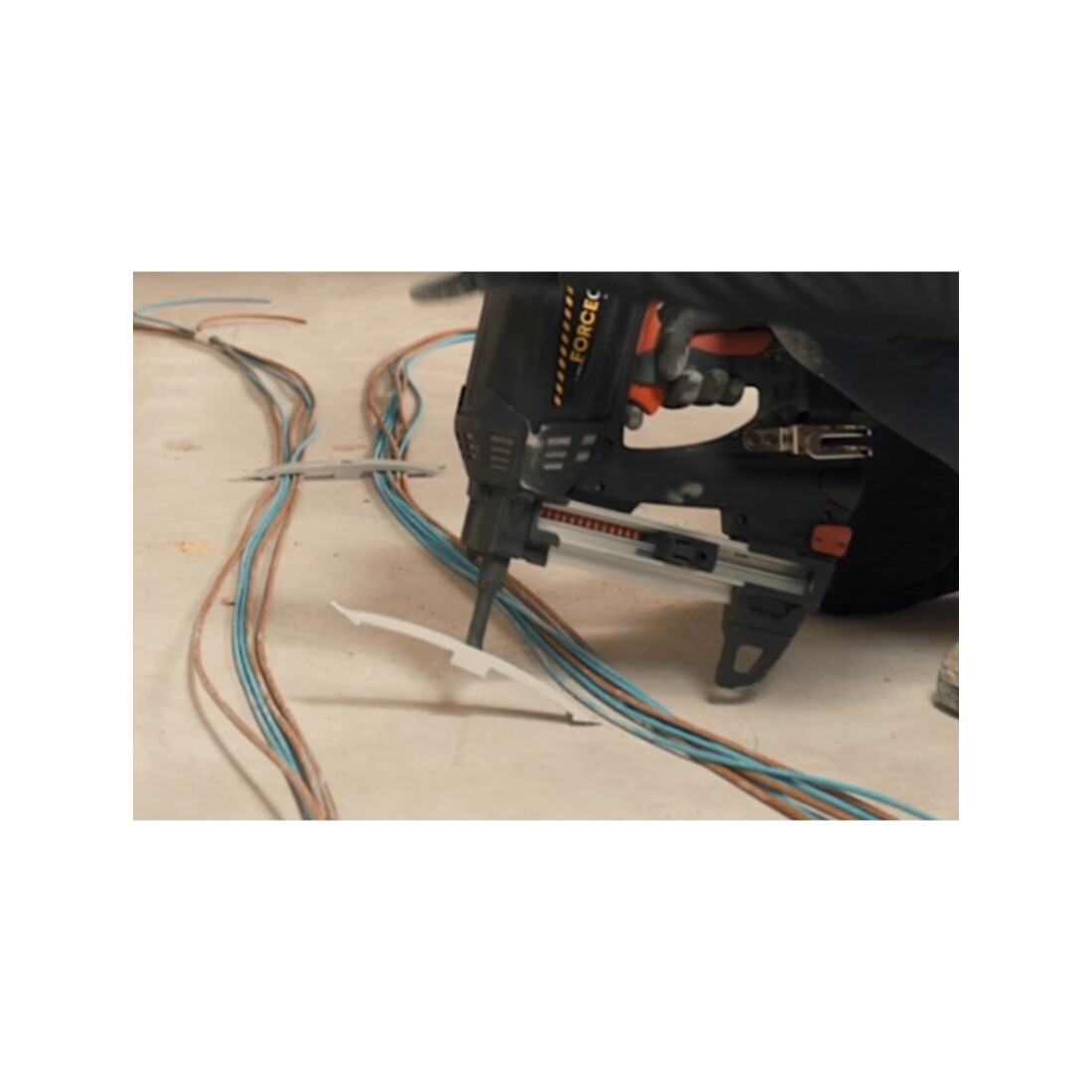 Peigne simple multicâble en nylon FORCE ONE Réf. WSC (100 ) CELO