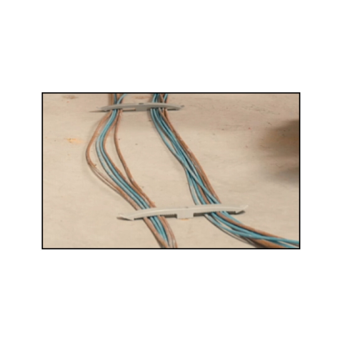 Peigne simple multicâble en nylon FORCE ONE Réf. WSC (100 ) CELO