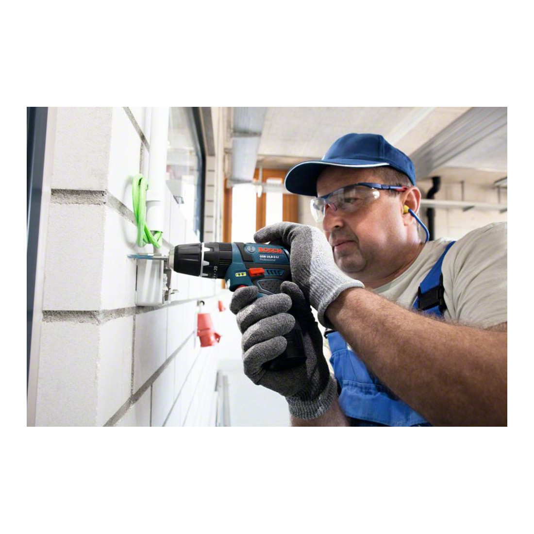 Perceuse à percussion Bosch alimentée par batterie GSB 12V-15 Solo Version L-BOXX