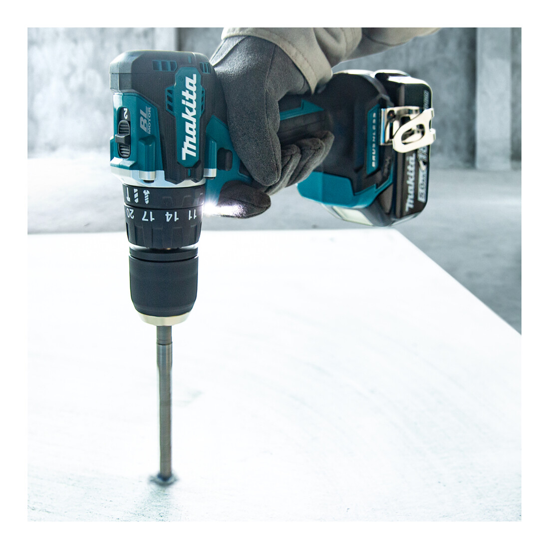 Perceuse à percussion sans fil Makita LXT DHP487Z