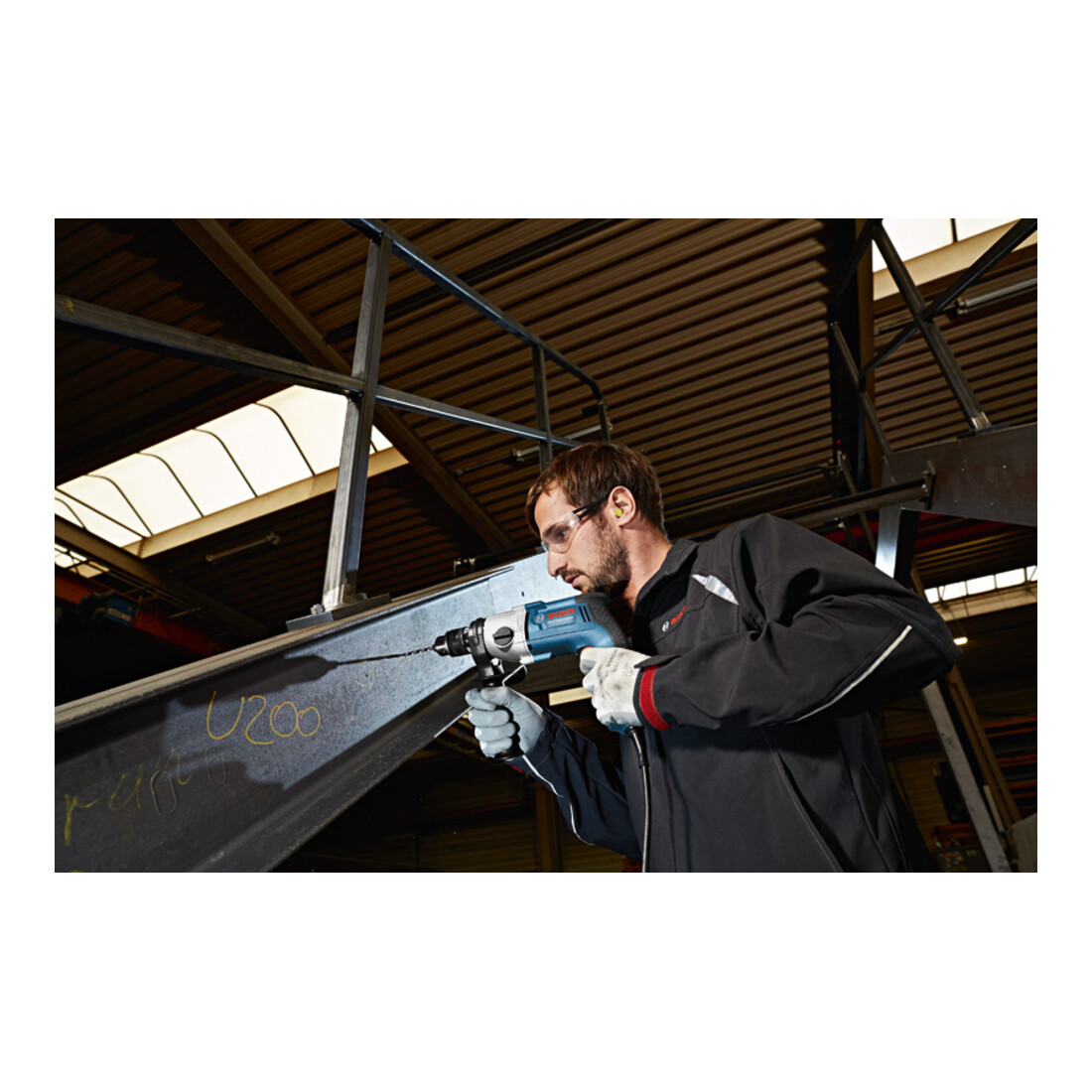 Perceuse Bosch GBM 13-2 RE avec mandrin à action rapide de 13 mm