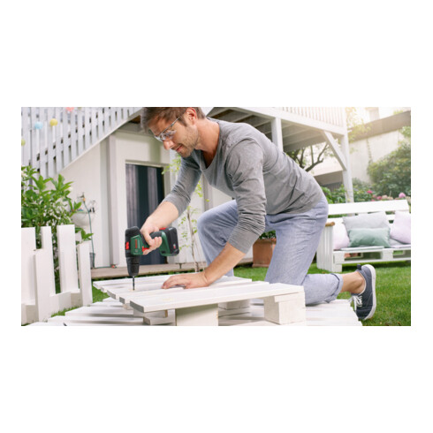 Perceuse-visseuse 2 vitesses sans-fil UniversalDrill 18V Bosch, 2x batteries et chargeur inclus