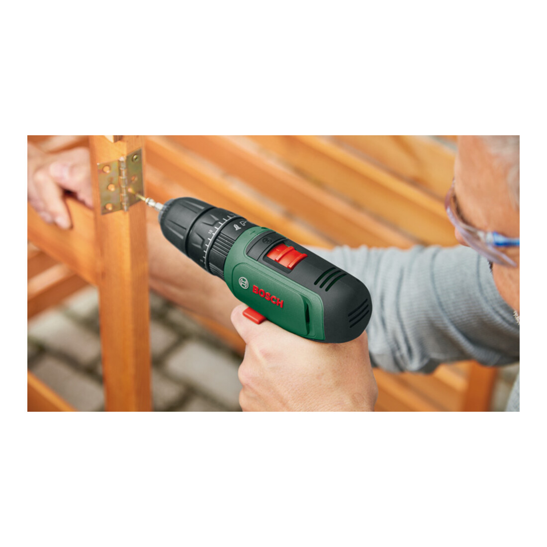 Perceuse-visseuse à percussion 2 vitesses sans-fil EasyImpact 1200 Bosch, 2x batteries et chargeur inclus