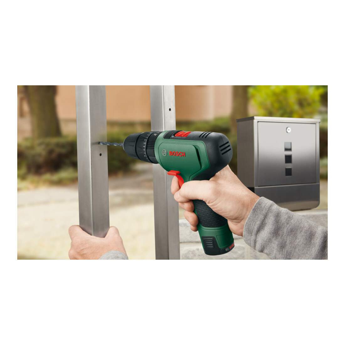 Perceuse-visseuse à percussion 2 vitesses sans-fil EasyImpact 1200 Bosch, 2x batteries et chargeur inclus