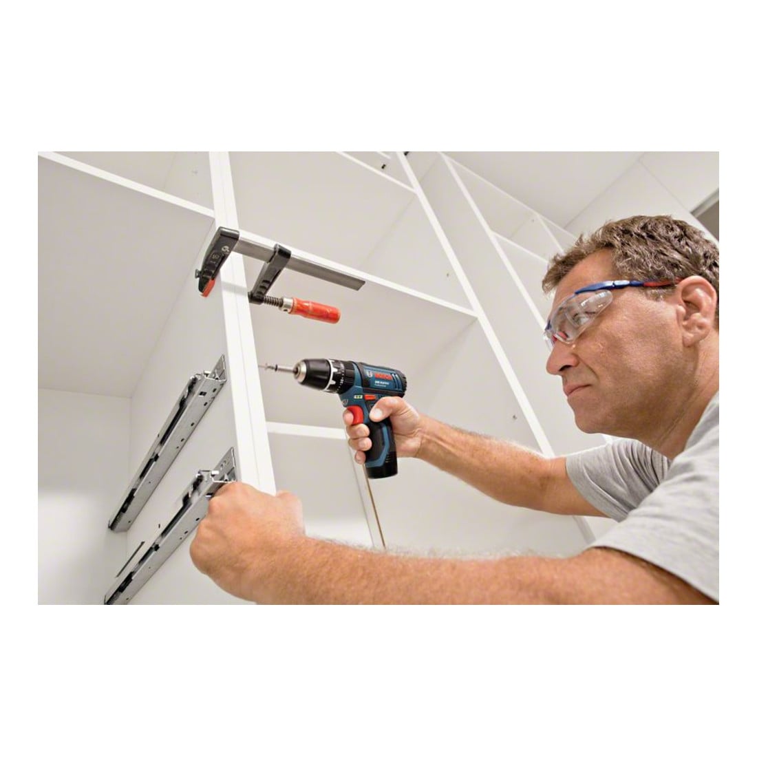 Perceuse-visseuse à percussion sans fil Bosch GSB 12V-15, avec 2 batteries Li-Ion 2,0 Ah