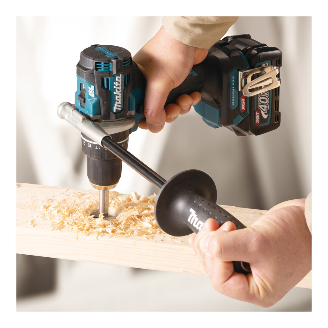 Perceuse-visseuse à percussion sans fil Makita 40V HP002GZ