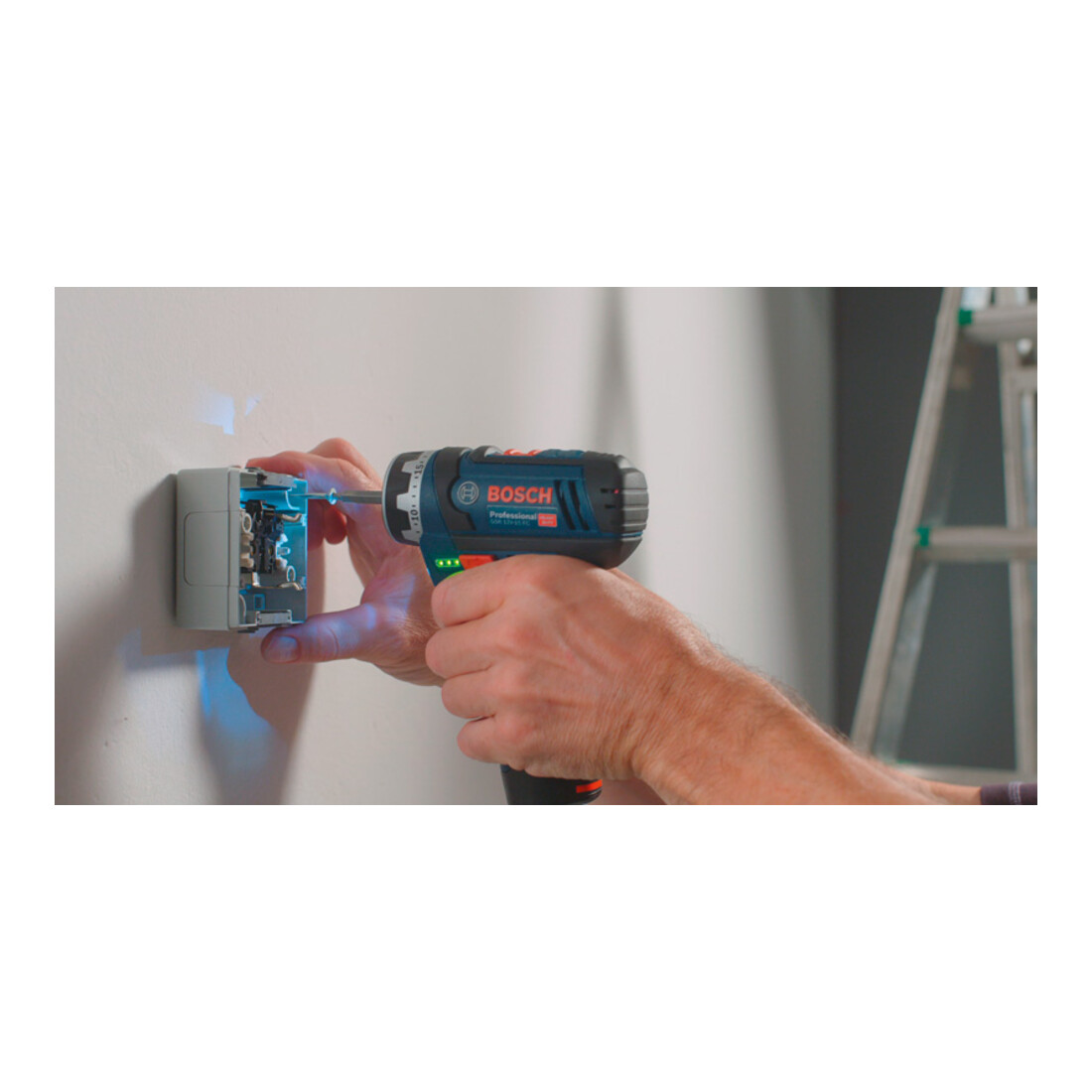 Perceuse-visseuse sans fil BOSCH à mandrin interchangeable GSR1215FC +L-BOXX