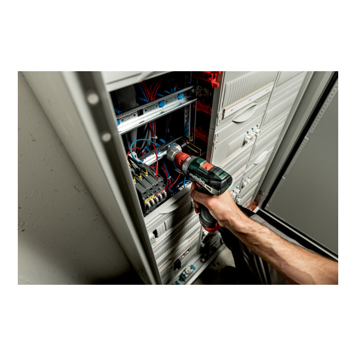 Perceuse-visseuse sans fil Metabo PowerMaxx BS BL Q, coffret en plastique ; 12V 2x2Ah Li-Power + LC 40