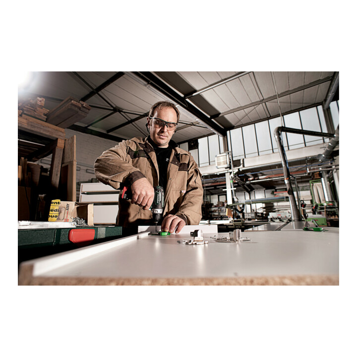 Perceuse-visseuse sans fil PowerMaxx BS Basic Set de Metabo atelier mobile ; boîtier en plastique ; 10,8V 2x2Ah Li-Ion + LC 40