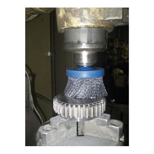 PFERD COMPOSITE Tellerbürste DBUR Ø 63 mm Schaft-Ø 6 mm SiC-Filament-Ø 0,55 mm Korn 120 stationär