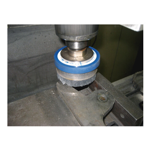 PFERD TOOLS COMPOSITE Tellerbürste DBUR Ø 76x22,2 mm Bohrung SiC-Filament-Ø 1,14 mm Korn 80 stationär