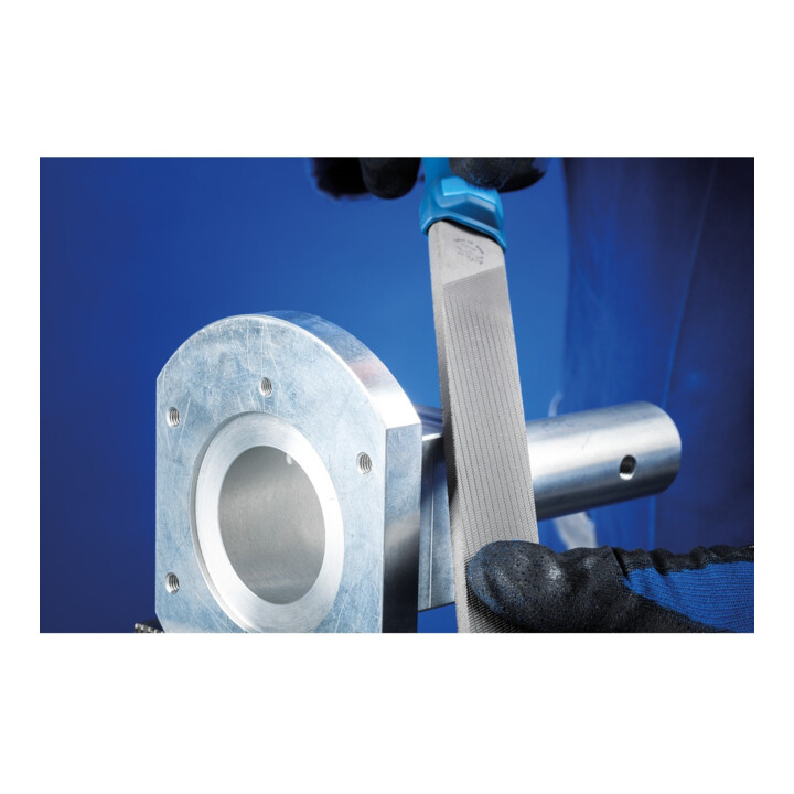 PFERD TOOLS PLUS-Feile mit Heft Flachstumpf 200mm Spezialhieb vermindert Zusetzen der Feile