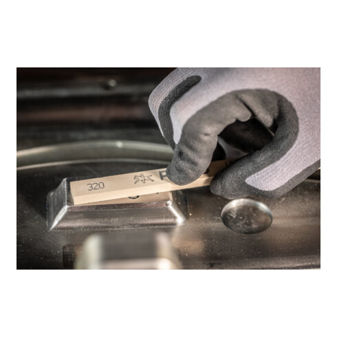 PFERD TOOLS Polierstein vierkant 13x3x150mm A320 universellen Einsatz im Werkzeug- und Formenbau