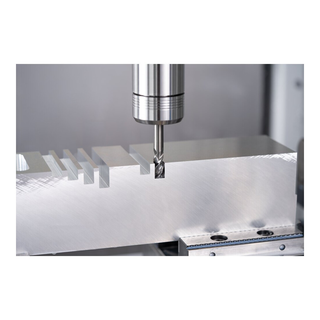 PFERD TOOLS VHM-Fräser Ø10mm, 3 Schneiden, 2xDC, Halsfreischliff extralang, Fase 0,2mm, unbeschichtet, Schaft HA, Performance Aluminium