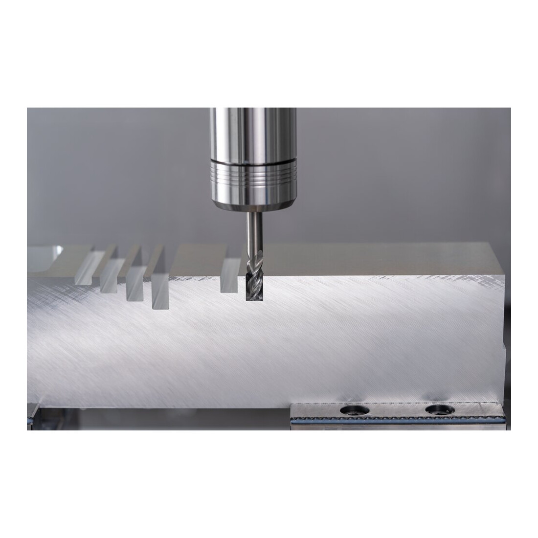 PFERD TOOLS VHM-Fräser Ø10mm, 3 Schneiden, 2xDC, Halsfreischliff extralang, Fase 0,2mm, unbeschichtet, Schaft HA, Performance Aluminium