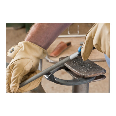 PFERD TOOLS Werkstattfeile mit Heft Halbrund 150mm Hieb 3 für Feinbearbeitung, Schlichten