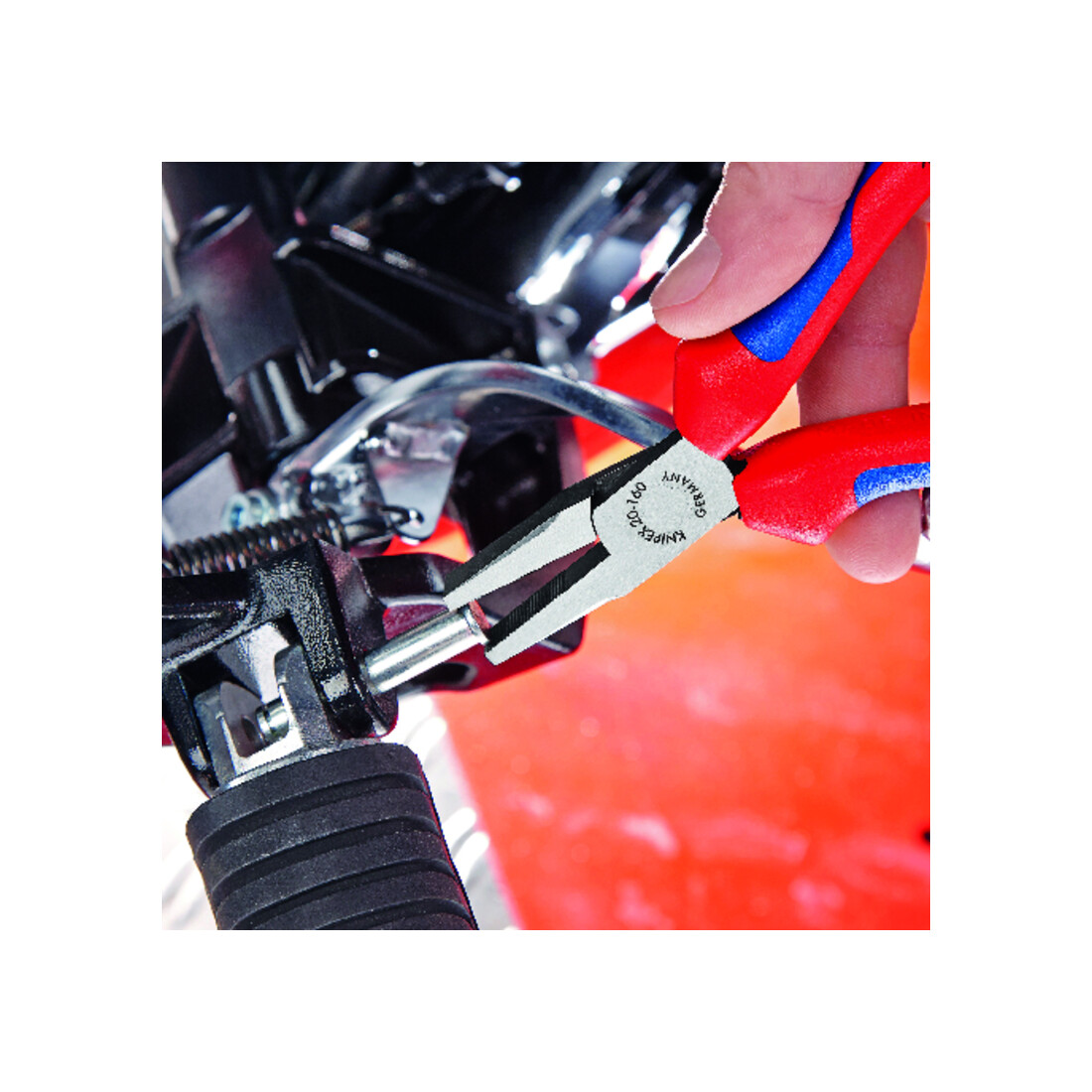 Pince à becs plats Knipex noir atramentisée polie plastifiée