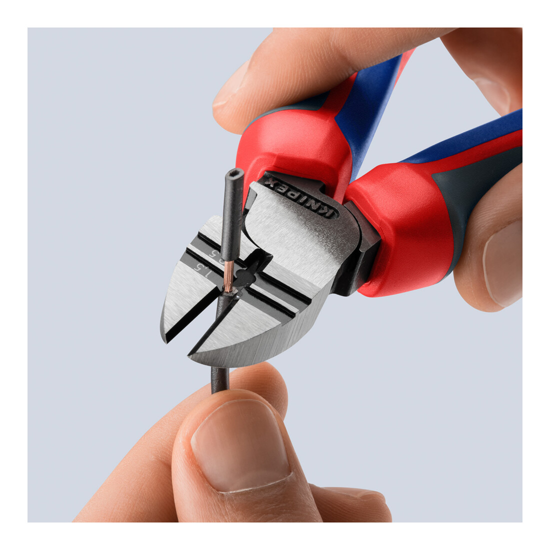 Pinces à dénuder coupantes de côté Knipex