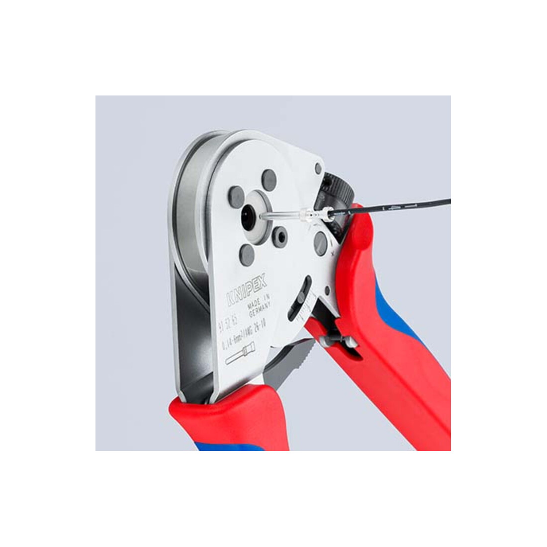 Pinces à sertir à quatre points pour contacts tournés Knipex