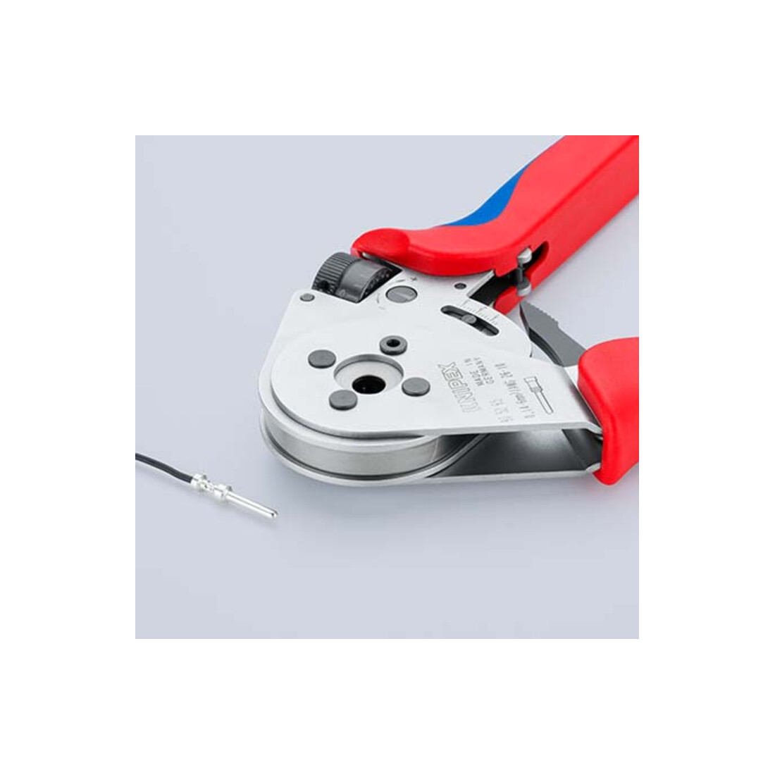 Pinces à sertir à quatre points pour contacts tournés Knipex