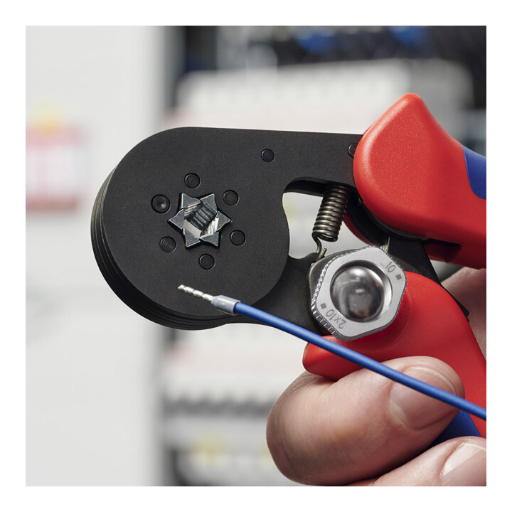 Pinces à sertir auto-ajustables pour embouts de câble, avec accès latéral Knipex