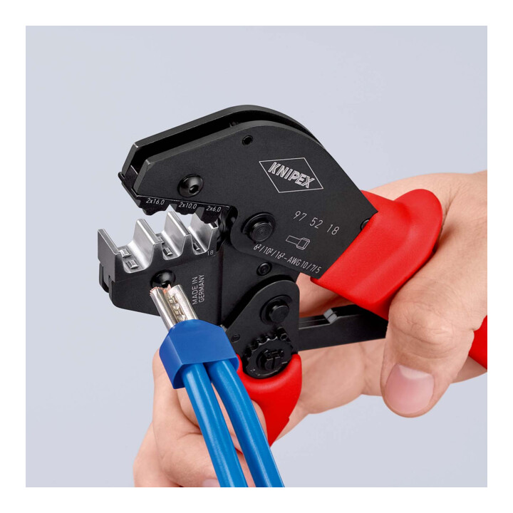 Pinces à sertir, également pour prise à deux mains Knipex
