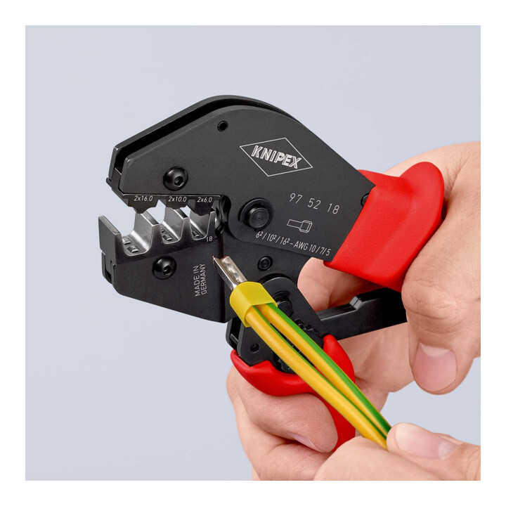 Pinces à sertir, également pour prise à deux mains Knipex