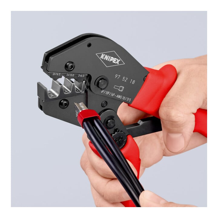 Pinces à sertir, également pour prise à deux mains Knipex