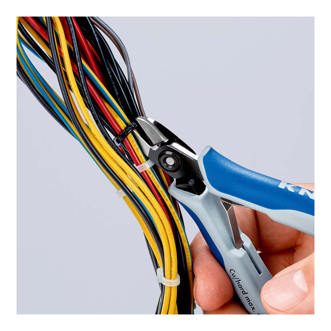 Pinces coupantes de côté de précision pour l'électronique Knipex