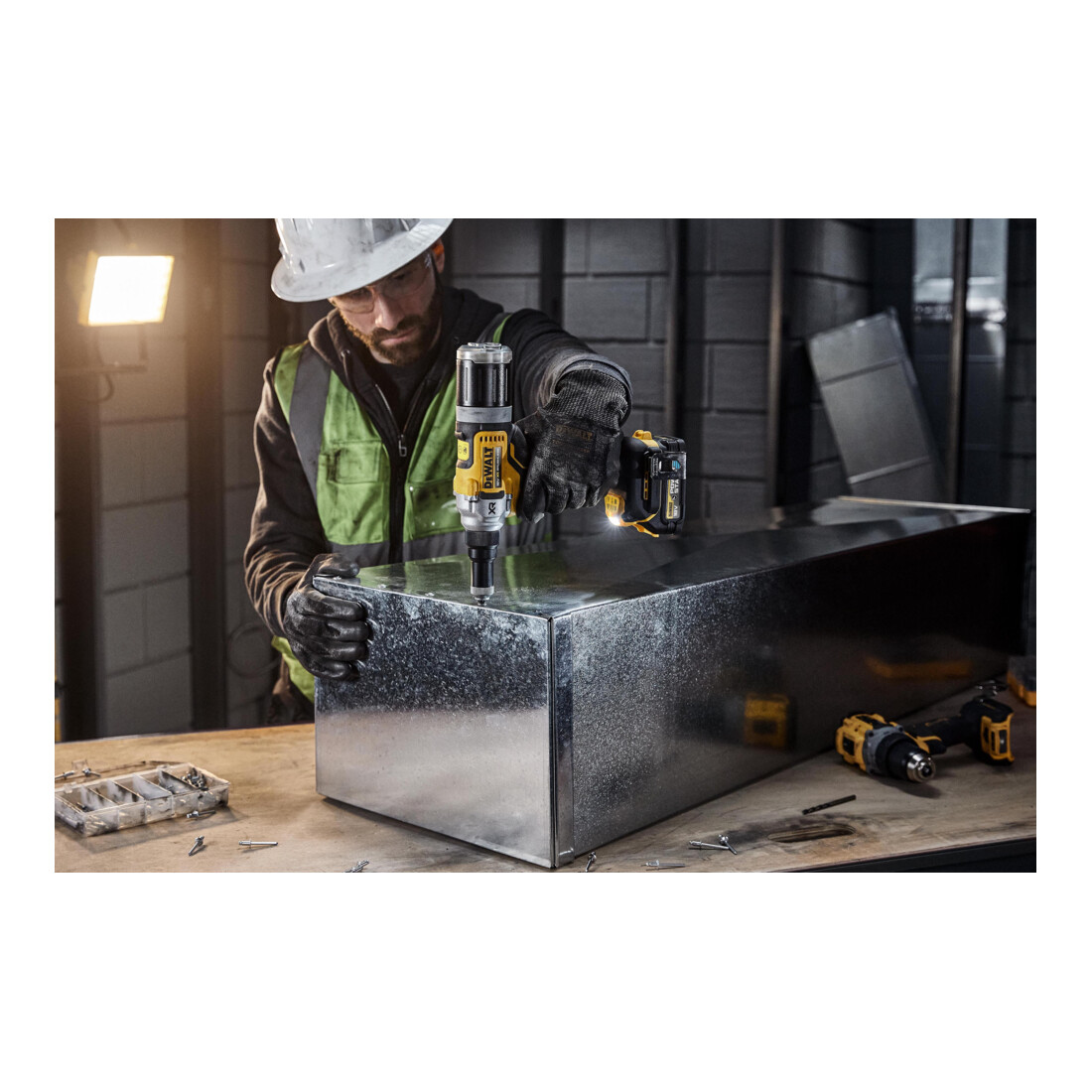 Pistolet à riveter sans fil DEWALT, 18 V, version de base, 4,8 - 6,4 mm