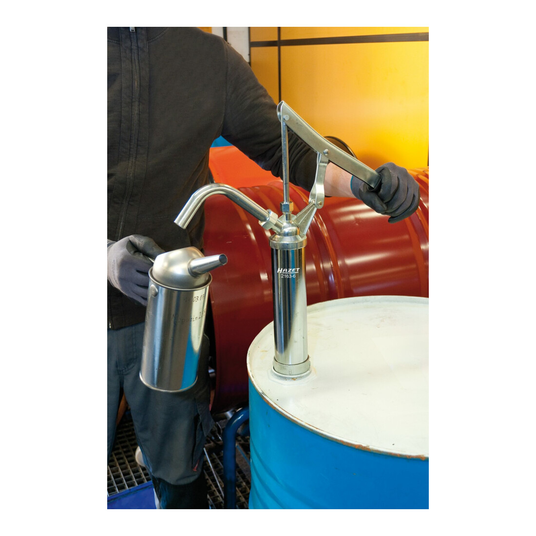 Pompe à main avec tuyau d'aspiration télescopique 16 l/min. 2163-1 HAZET