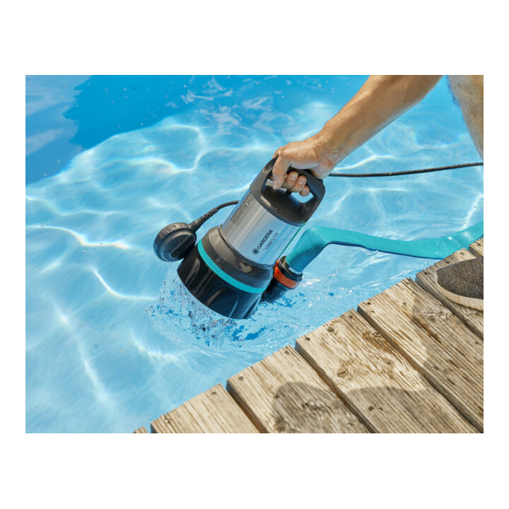Pompe submersible à eau claire 11000 GARDENA