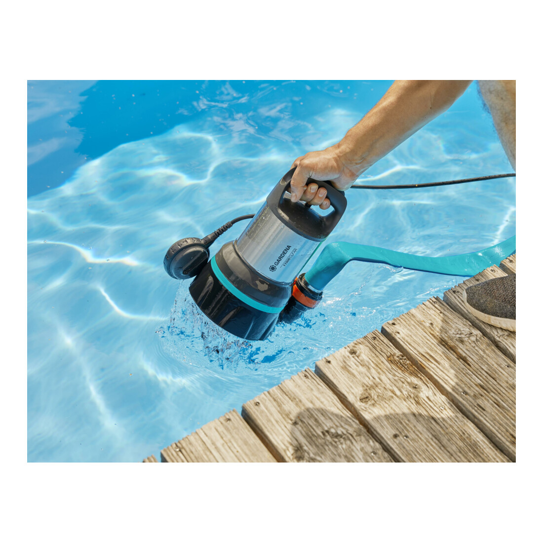 Pompe submersible à eau claire 11000 GARDENA