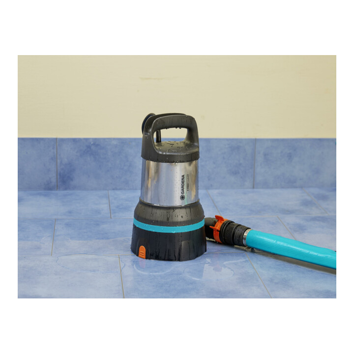 Pompe  submersible pour eau claire 11000 Aquasensor GARDENA