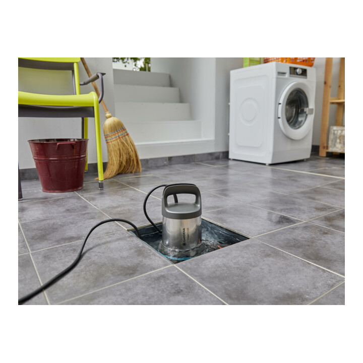 Pompe submersible pour eau claire 17000 Aquasensor GARDENA