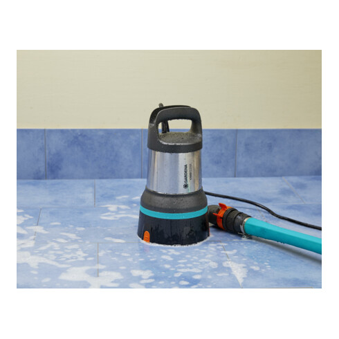 Pompe submersible pour eau claire 17000 Aquasensor GARDENA
