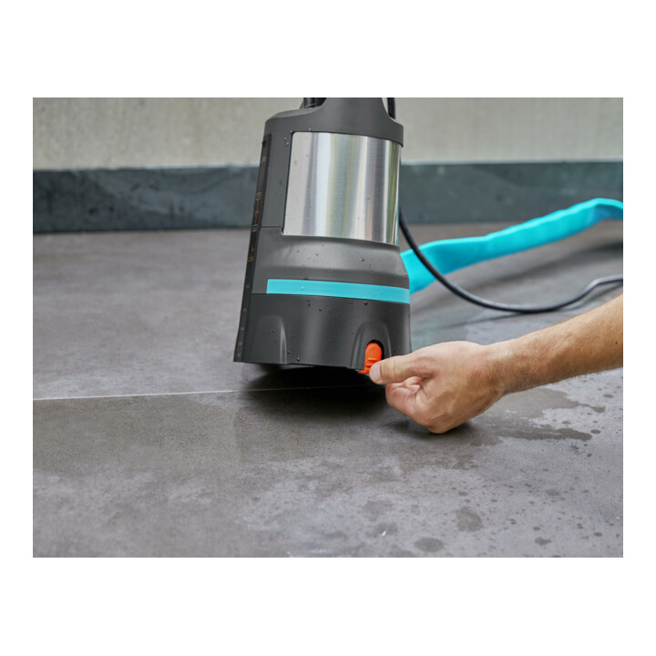 Pompe submersible pour eau claire 17000 Aquasensor GARDENA