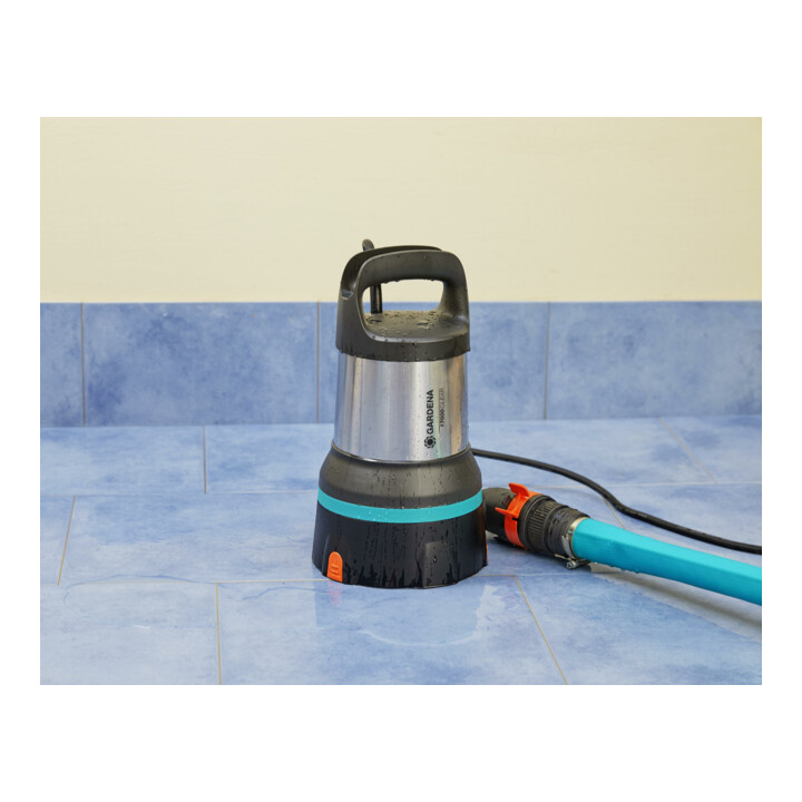 Pompe submersible pour eau claire 17000 Aquasensor GARDENA