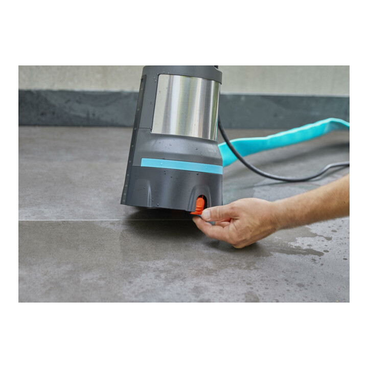 Pompe submersible pour eau claire 17000 Aquasensor GARDENA