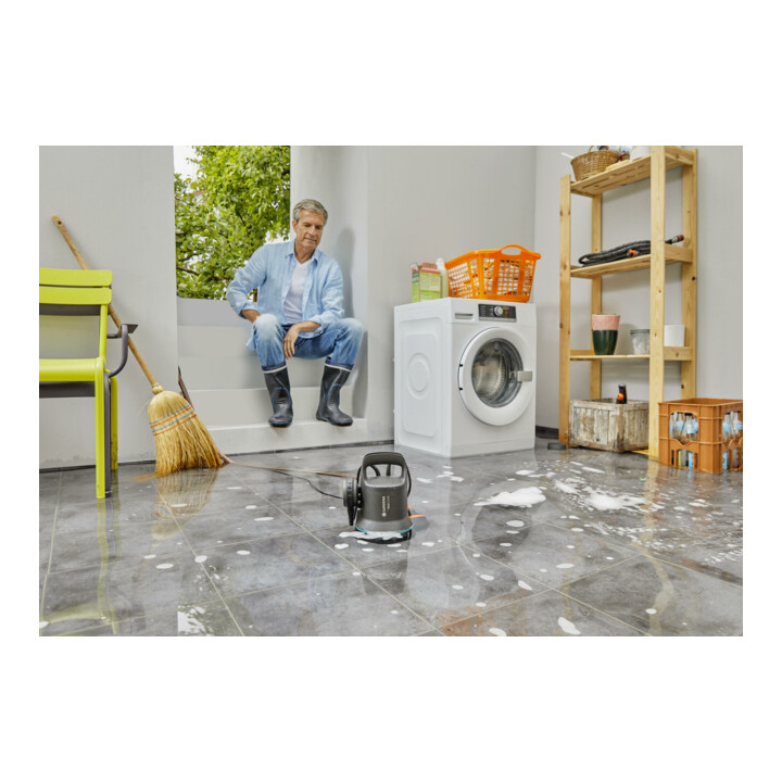 Pompe submersible pour eaux claires 9000 GARDENA