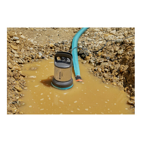 Pompe submersible pour eaux usées 16000 GARDENA