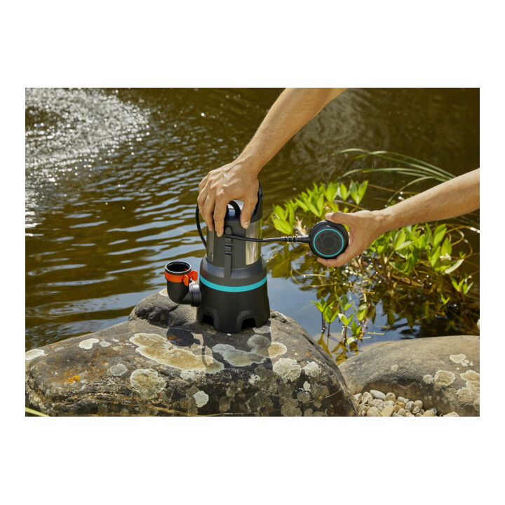 Pompe submersible pour eaux usées 16000 GARDENA