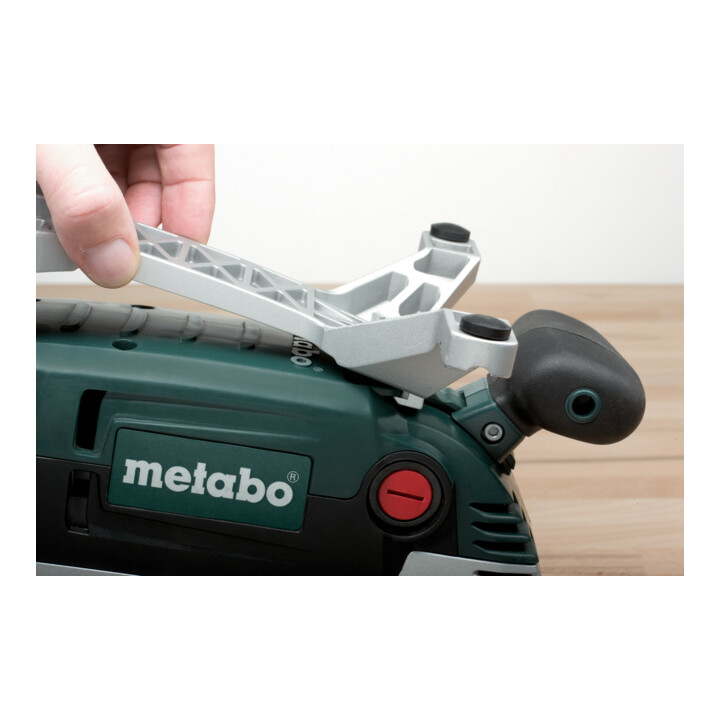 Ponceuse à bande Metabo BAE 75 avec support de machine ; boîte en carton