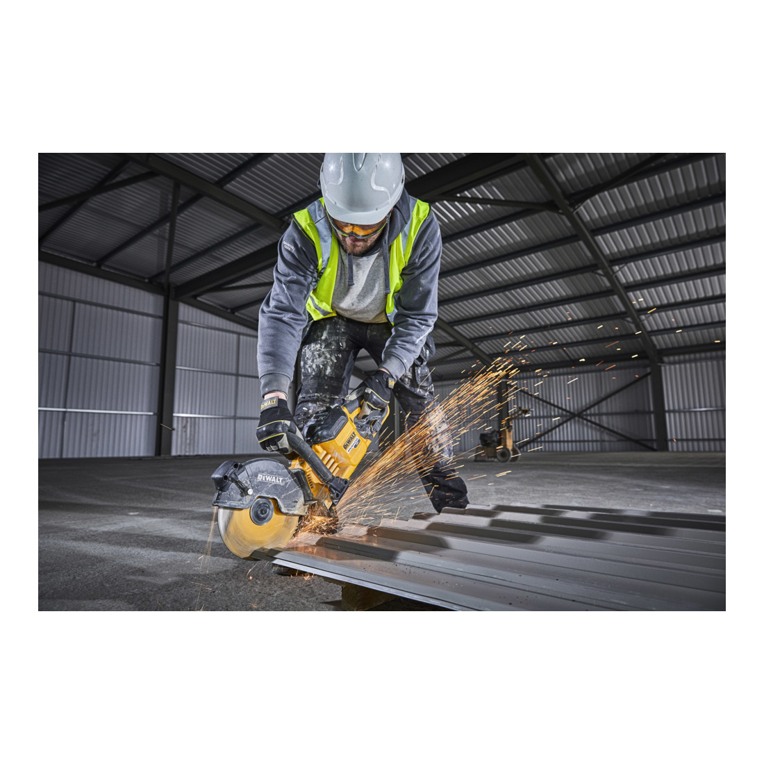 Ponceuse à tronçonner sans fil DEWALT 230mm, 54V, version de base DCS690N-XJ