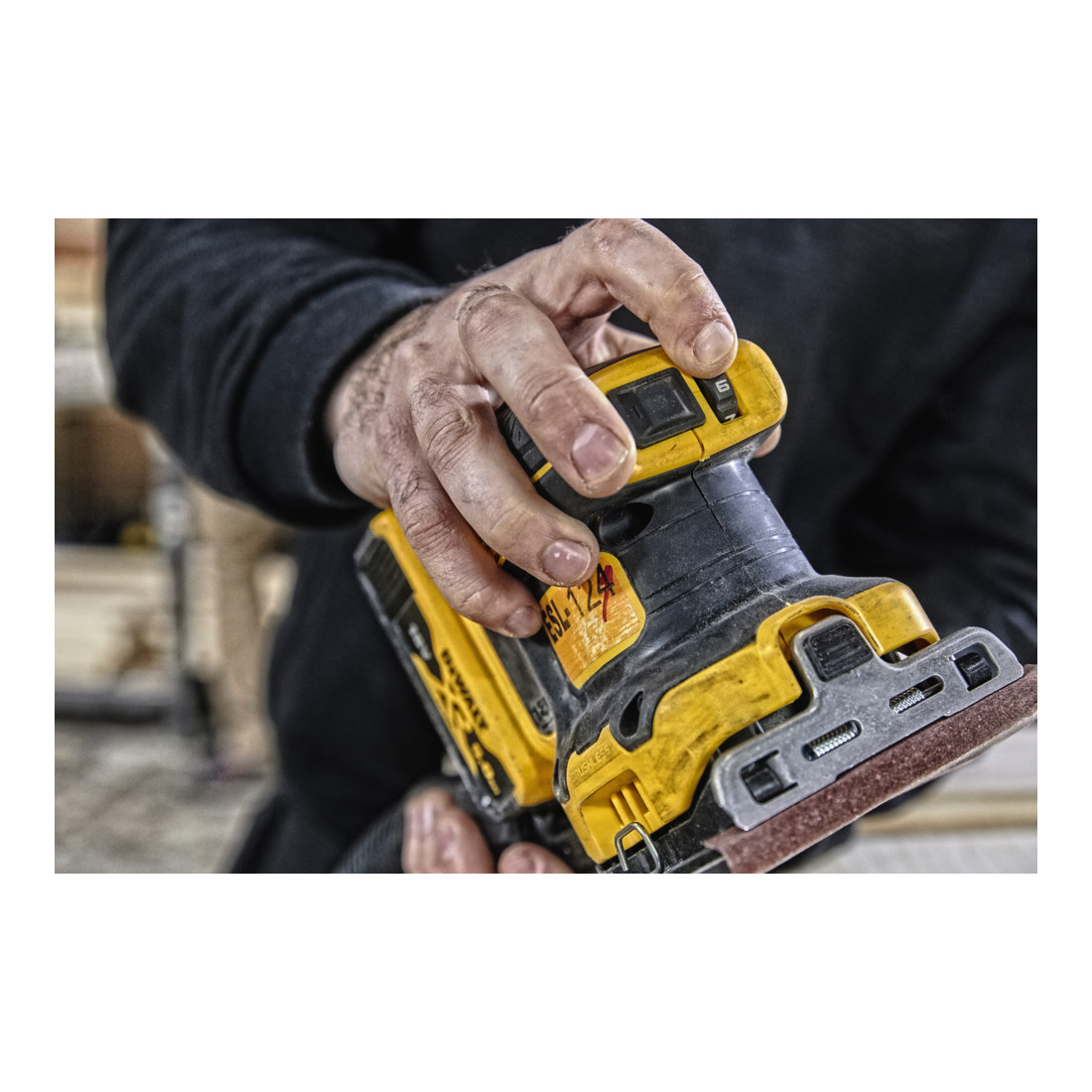 Ponceuse vibrante sans fil 18 volts DEWALT (sans balais), version de base