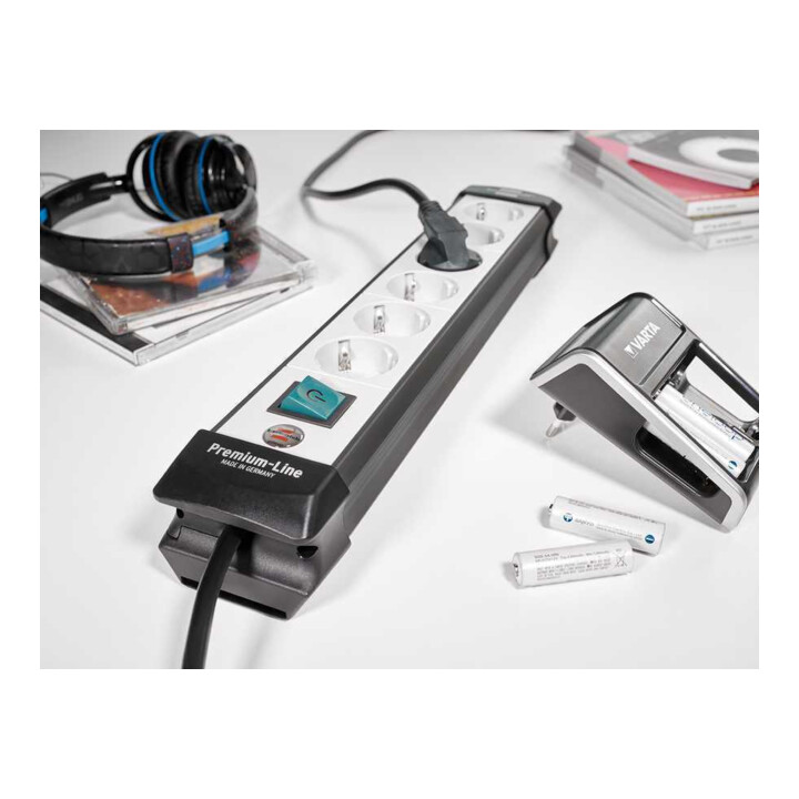 Premium-Line stekkerdoos 8-voudig zwart 3m H05VV-F 3G1.5