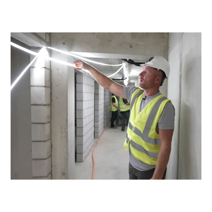 Projecteur de chantier à bande de LED STIER, 15 m, 13 500 lm, 6 400 K