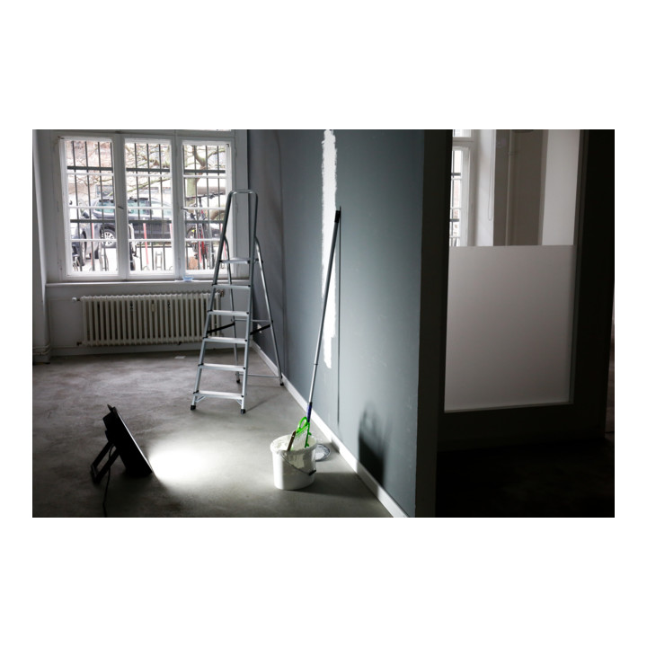 Projecteur de chantier à LED CMS STIER, 50 W, 4 000 lumens avec 2 prises de sécurité